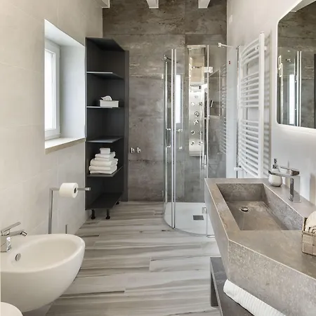 Casa Massima & 4*