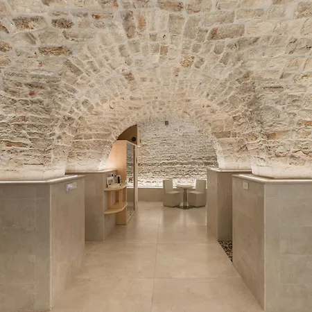 Aparthotel Casa Massima Suites & *